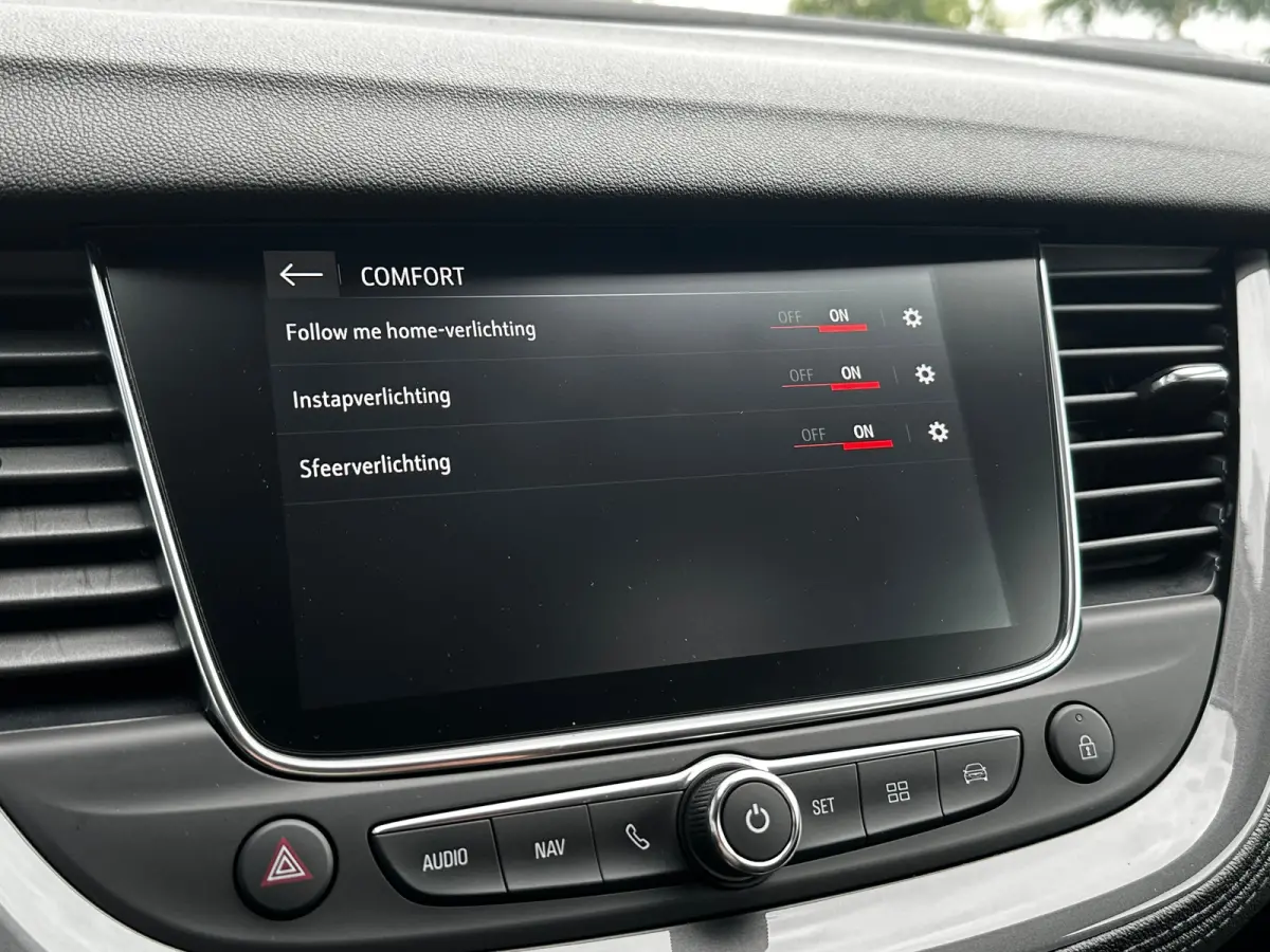 1.2 Turbo 130 PK Innovation Automaat | TREKHAAK| DENON AUDIO MET SUBWOOFER| DODEHOEK DETECTIE| KEYLESS ENTRY & START| NAVIGATIE + APPLE CARPLAY/ANDROID AUTO| CLIMATE CONTROL| ELEK. ACHTERKLE