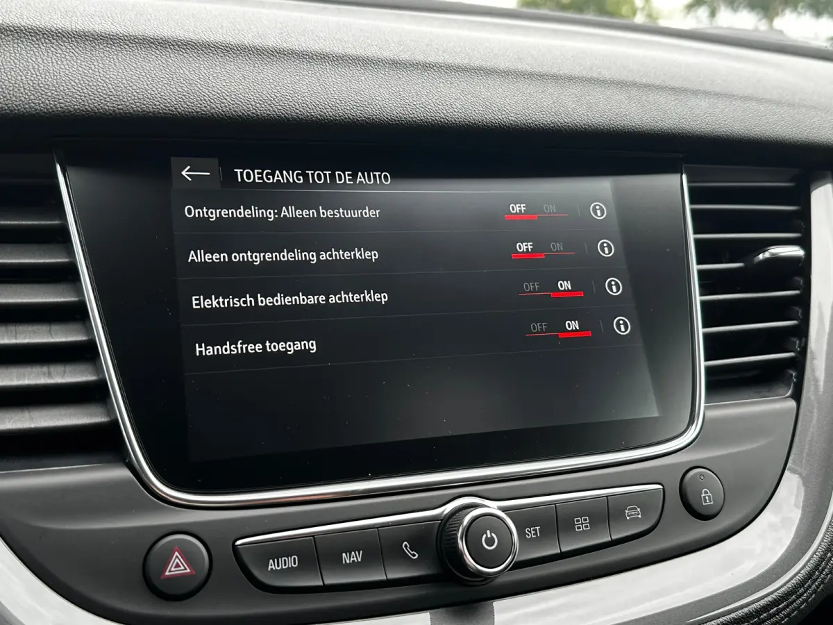 1.2 Turbo 130 PK Innovation Automaat | TREKHAAK| DENON AUDIO MET SUBWOOFER| DODEHOEK DETECTIE| KEYLESS ENTRY & START| NAVIGATIE + APPLE CARPLAY/ANDROID AUTO| CLIMATE CONTROL| ELEK. ACHTERKLE