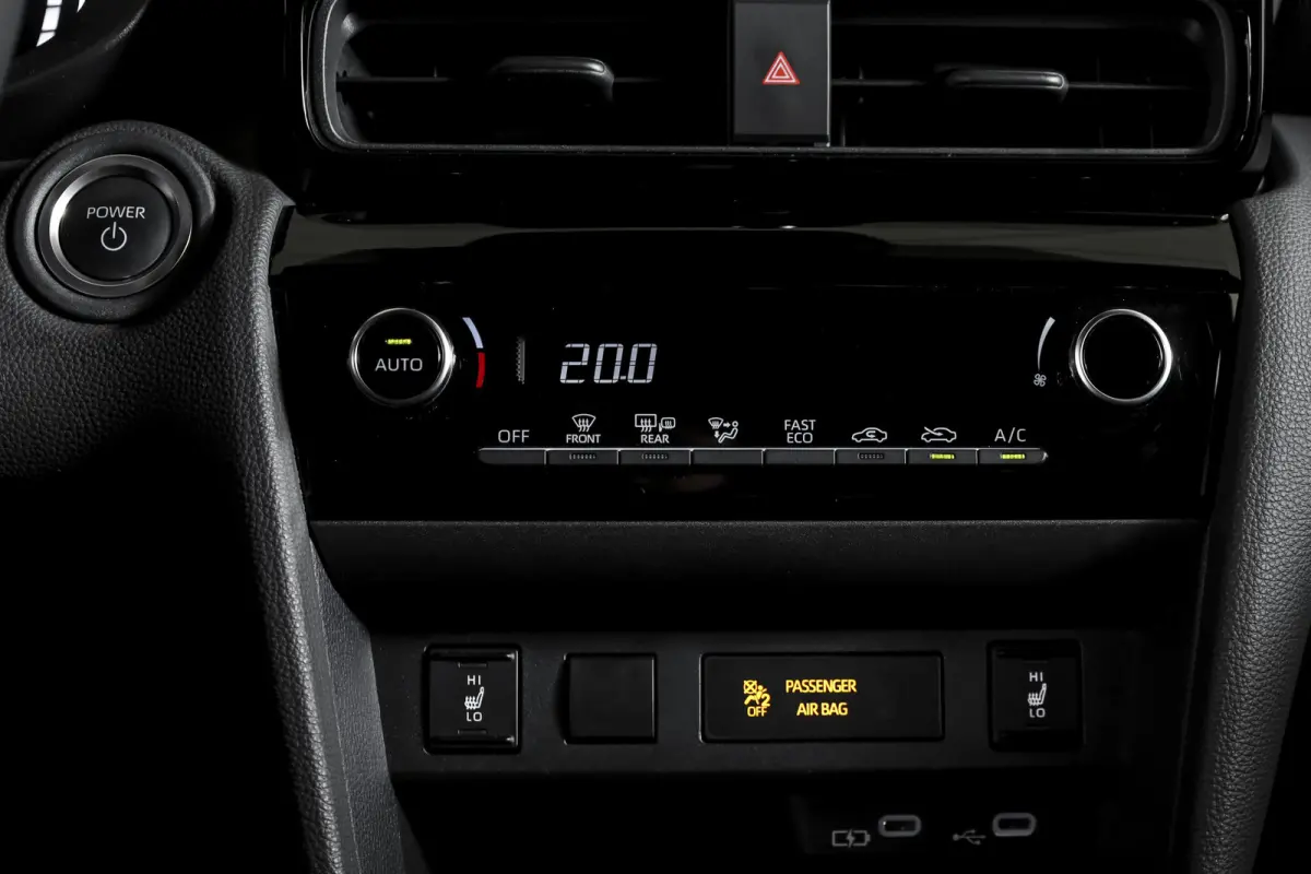 1.5 Hybrid 115 Dynamic | Dig.Cockpit | Adapt.Cruise | Stoel-+stuurverwarming | Camera | PDC | NAV+App.Connect | Auto.Airco | LM 17" | 5875