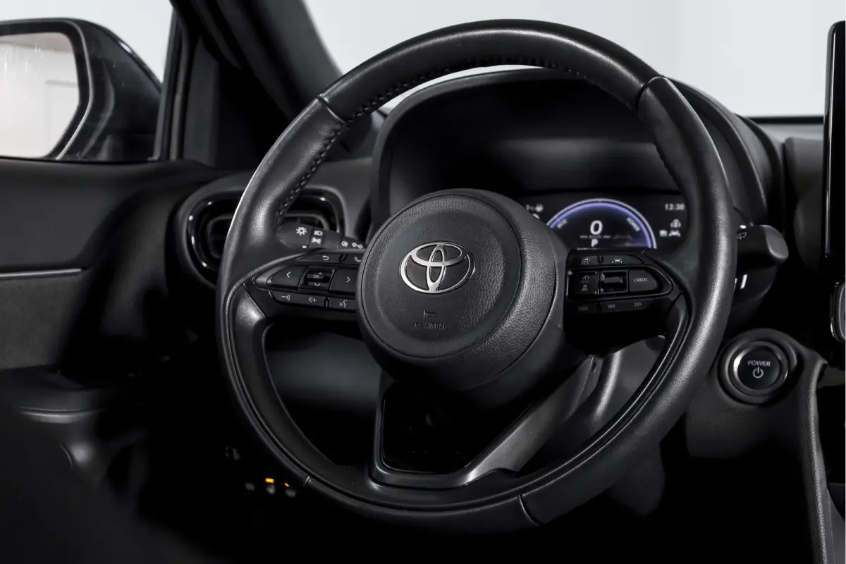 1.5 Hybrid 115 Dynamic | Dig.Cockpit | Adapt.Cruise | Stoel-+stuurverwarming | Camera | PDC | NAV+App.Connect | Auto.Airco | LM 17" | 5875
