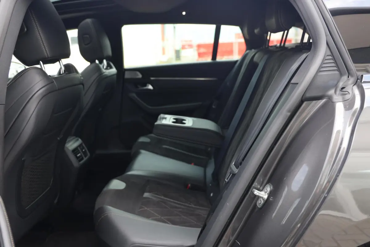 1.6 HYbrid GT Pack Business|Automaat|Camera|Schuif-kanteldak|Stoelverwarming