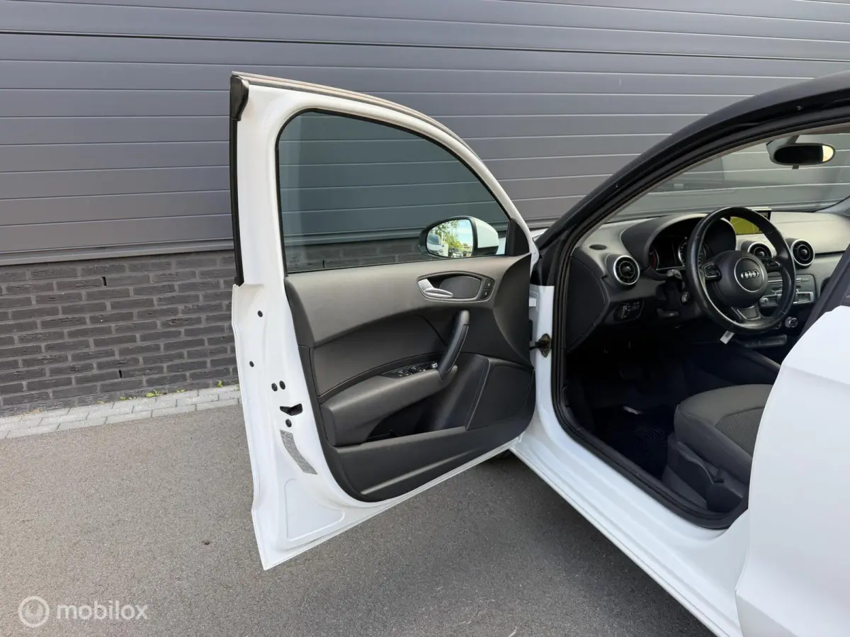 1.0 TFSI S-Tronic Sport CLIMA*CRUISE*NAV*PDC*STOELVERW