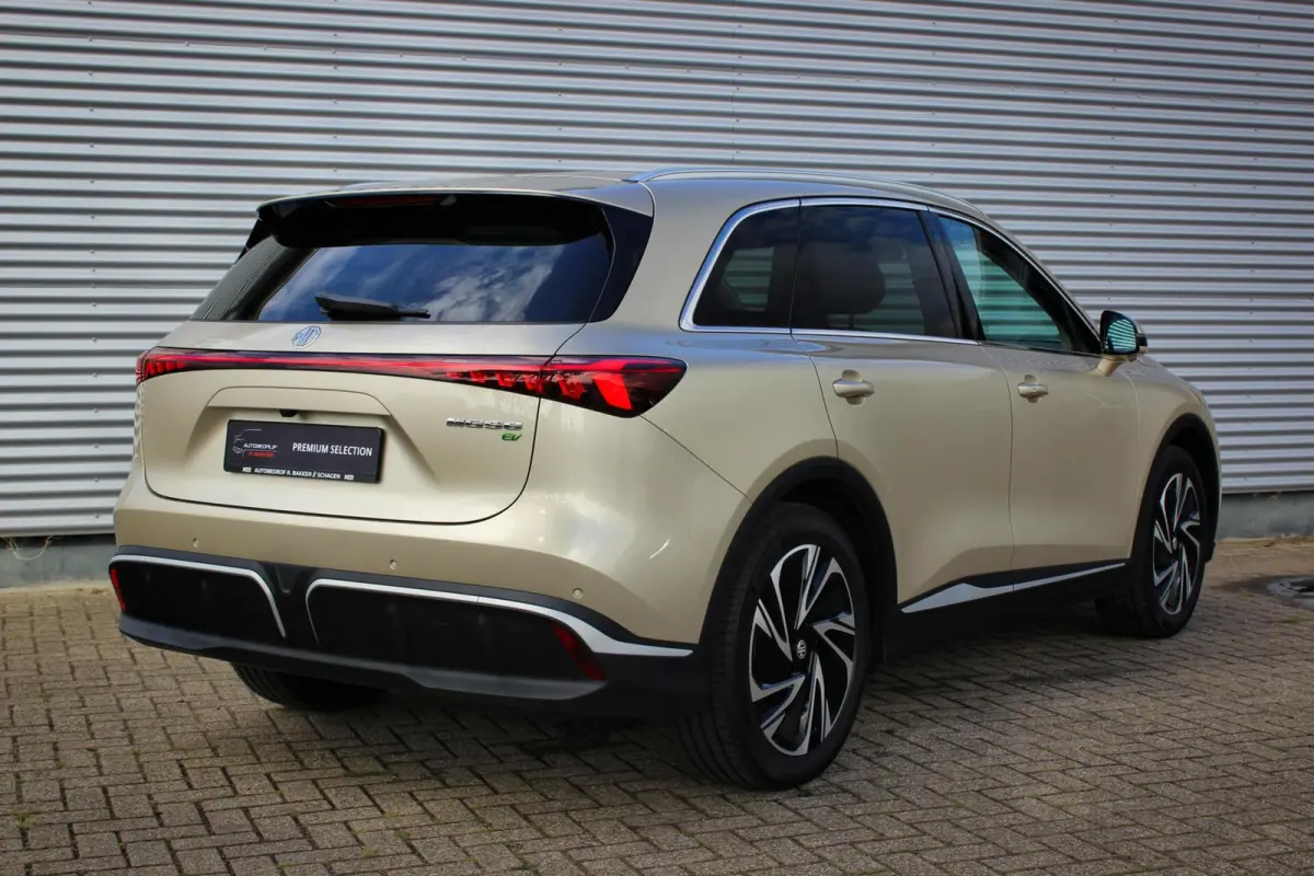 Luxury 2WD 77 kWh // Panoramadak | Stoelverwarming + verkoeling | HUD | 360 camera | Memory | CarPlay & Android Auto | V2L | Keyless Entry