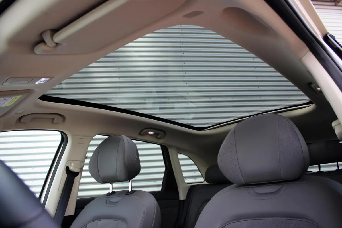Luxury 2WD 77 kWh // Panoramadak | Stoelverwarming + verkoeling | HUD | 360 camera | Memory | CarPlay & Android Auto | V2L | Keyless Entry