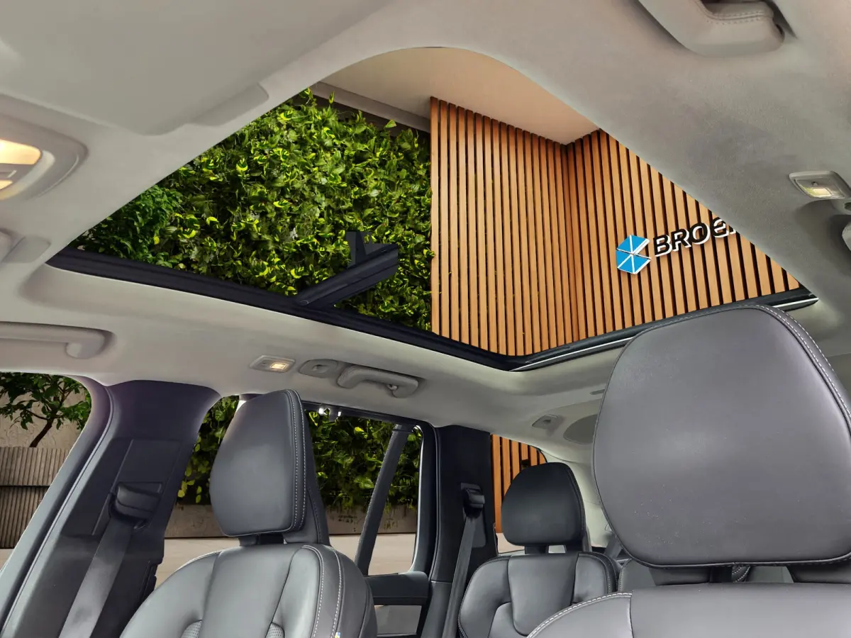 2.0 T8 Plug-in hybrid AWD Ultra Dark | Luchtvering | Bowers&Wilkins | Trekhaak | Massage/ventilatie