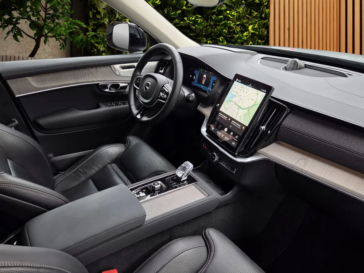 2.0 T8 Plug-in hybrid AWD Ultra Dark | Luchtvering | Bowers&Wilkins | Trekhaak | Massage/ventilatie