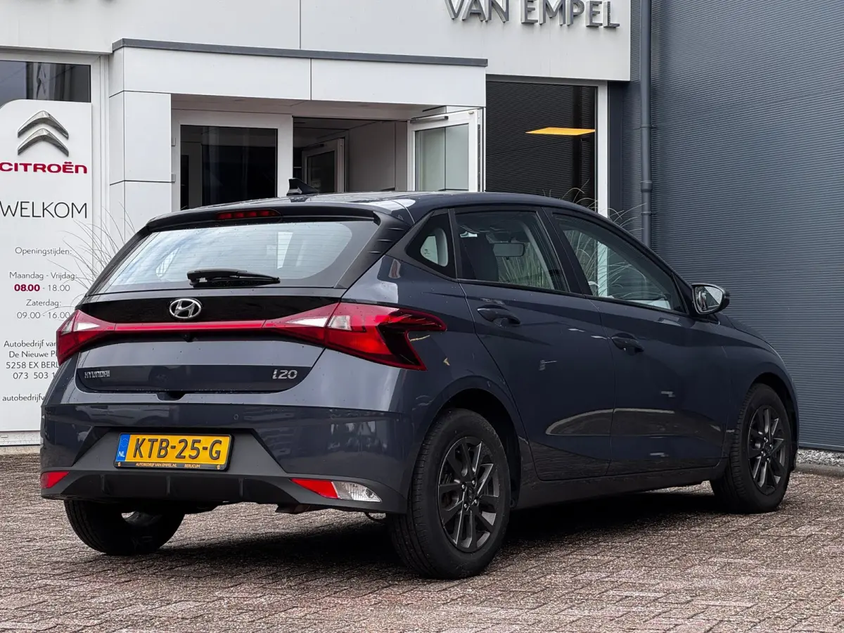 1.0 T-GDI Comfort Smart | Automaat | Camera | Winter Pack | Navigatie by App