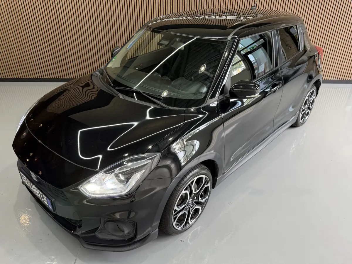 1.4 Sport Smart Hybrid | Navi | Carplay | Dodehoek | Camera | 17" | Stoelverwarming | ACC | 100% Suzuki Dealer onderhouden!
