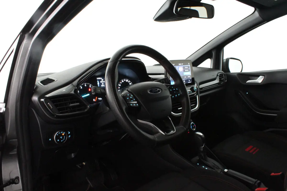 1.0 EcoBoost Hybrid ST-Line Parkeersensor achter/Cruise control/17-inch lichtmetalen velgen...