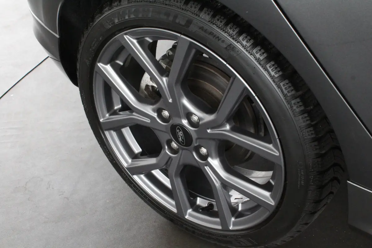 1.0 EcoBoost Hybrid ST-Line Parkeersensor achter/Cruise control/17-inch lichtmetalen velgen...