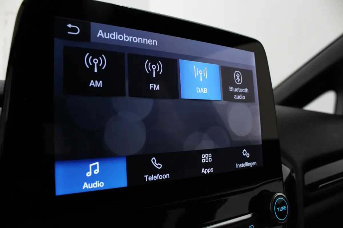 1.0 EcoBoost Hybrid ST-Line Parkeersensor achter/Cruise control/17-inch lichtmetalen velgen...