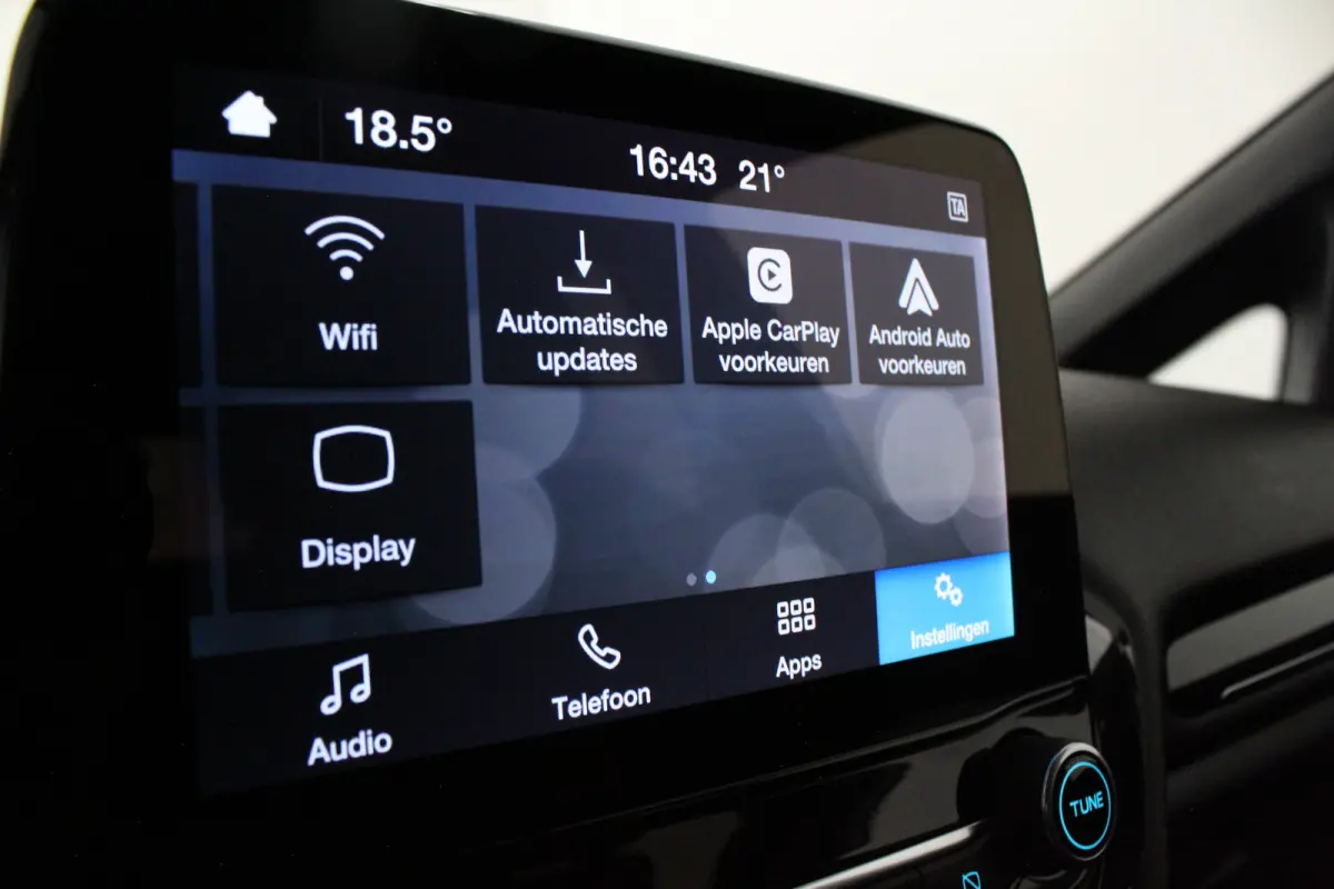 1.0 EcoBoost Hybrid ST-Line Parkeersensor achter/Cruise control/17-inch lichtmetalen velgen...