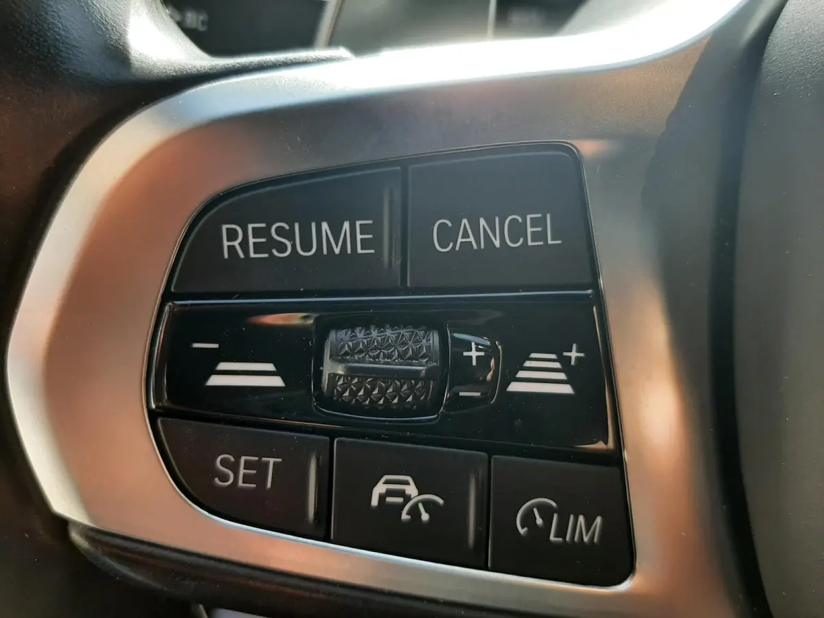 330i M