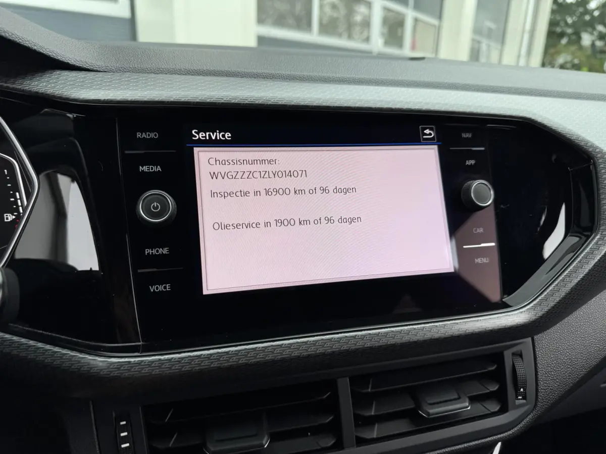 1.0 TSI R-line | Digital Cockpit | LED | Camera | Carplay | Adaptive Cruise | LED | Navigatie