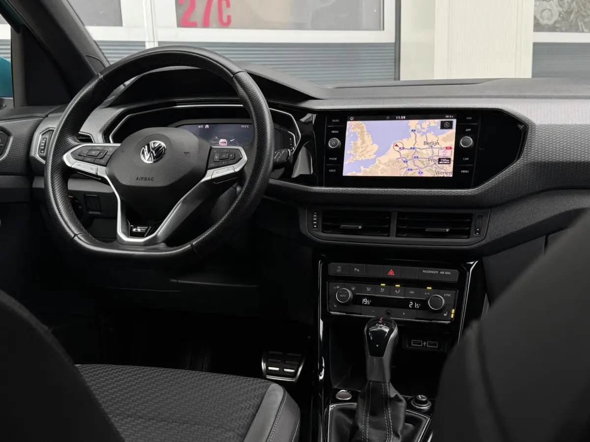1.0 TSI R-line | Digital Cockpit | LED | Camera | Carplay | Adaptive Cruise | LED | Navigatie