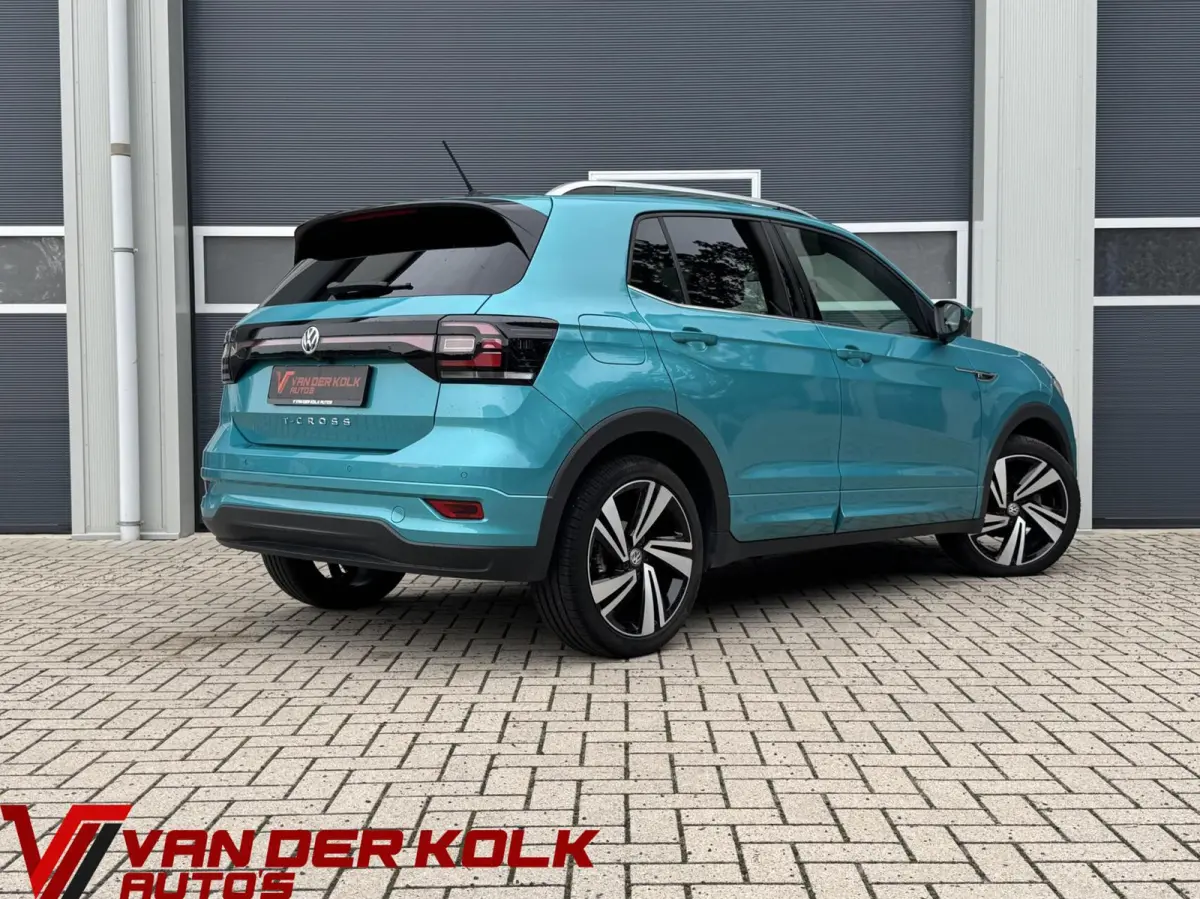 1.0 TSI R-line | Digital Cockpit | LED | Camera | Carplay | Adaptive Cruise | LED | Navigatie