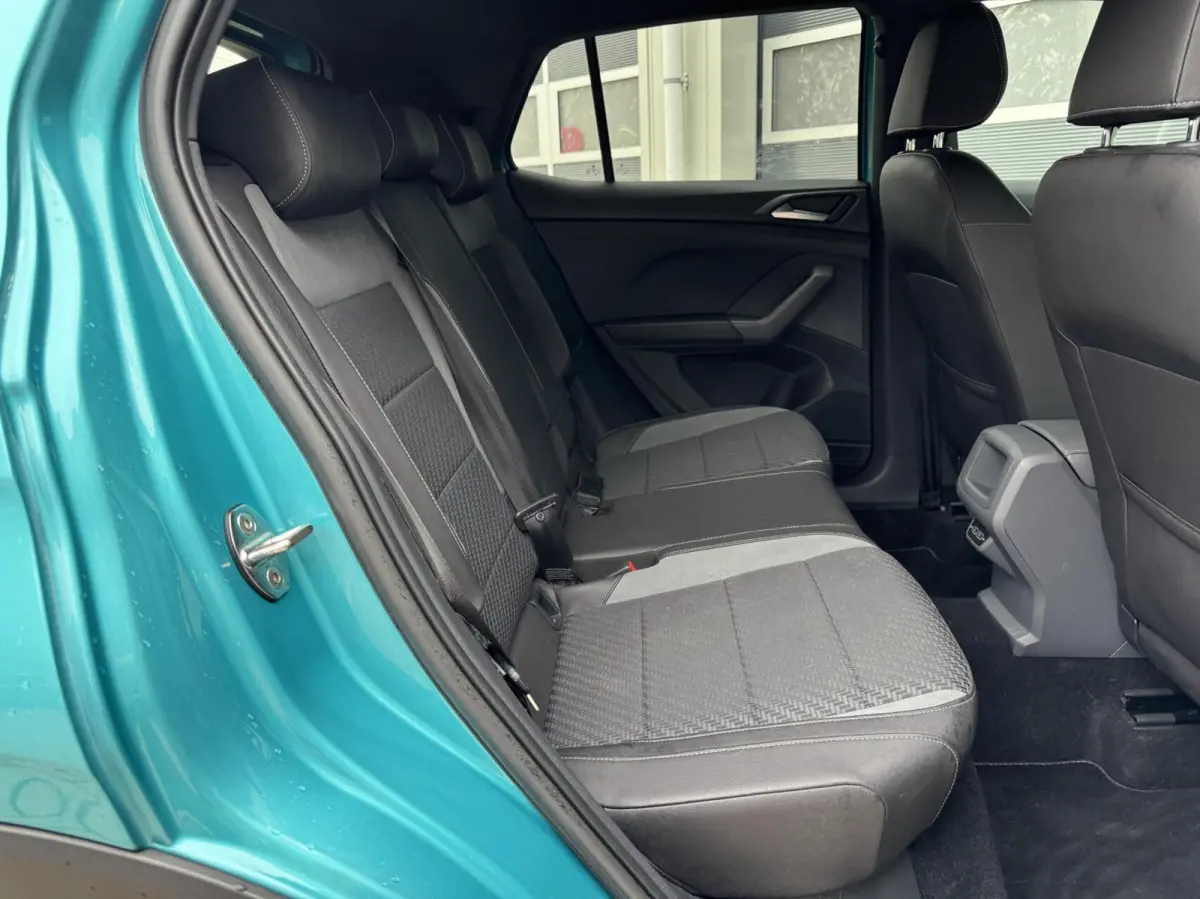 1.0 TSI R-line | Digital Cockpit | LED | Camera | Carplay | Adaptive Cruise | LED | Navigatie