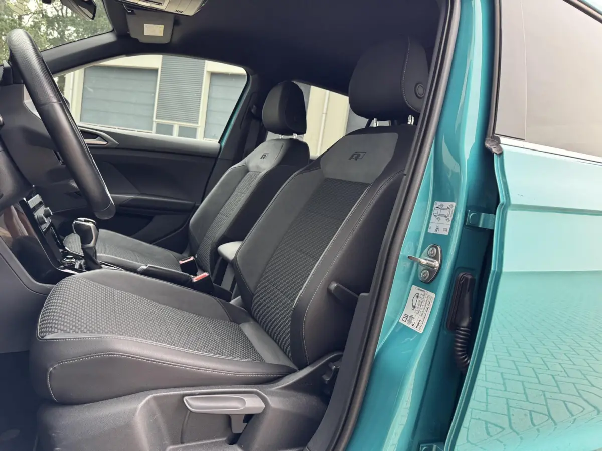 1.0 TSI R-line | Digital Cockpit | LED | Camera | Carplay | Adaptive Cruise | LED | Navigatie