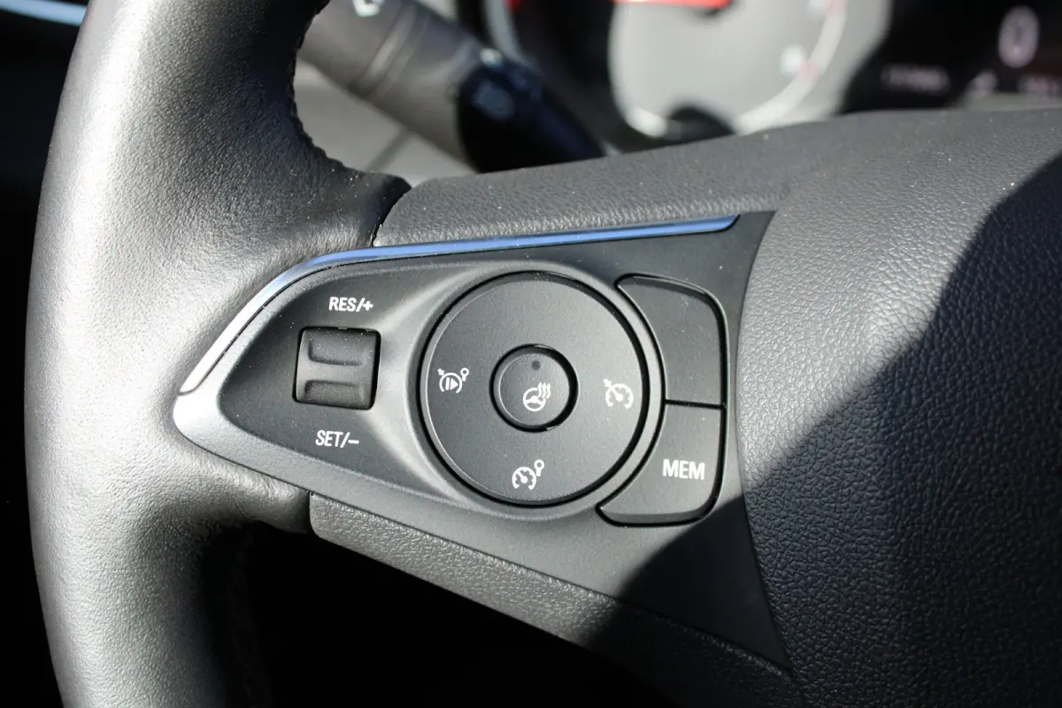 1.2 Turbo Innovation | Navigatie | Camera | Lederen bekleding | Stoelverwarming + koeling | Trekhaak |
