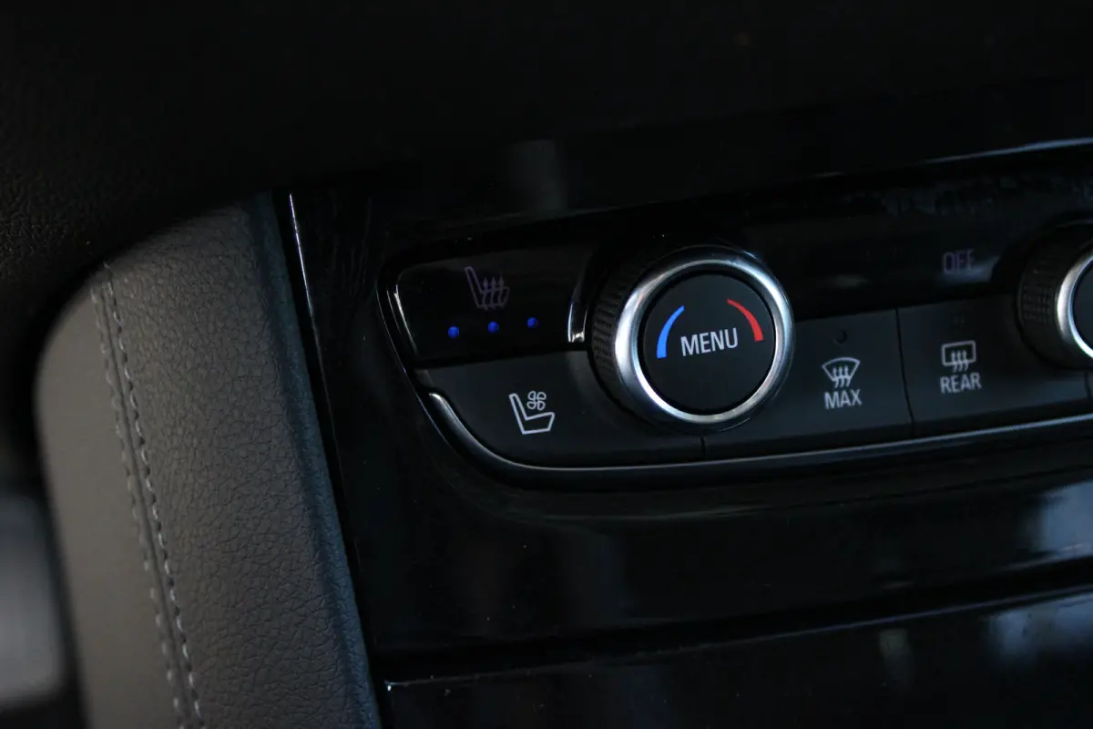 1.2 Turbo Innovation | Navigatie | Camera | Lederen bekleding | Stoelverwarming + koeling | Trekhaak |