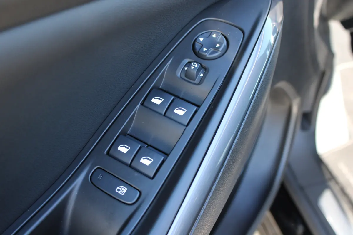 1.2 Turbo Innovation | Navigatie | Camera | Lederen bekleding | Stoelverwarming + koeling | Trekhaak |