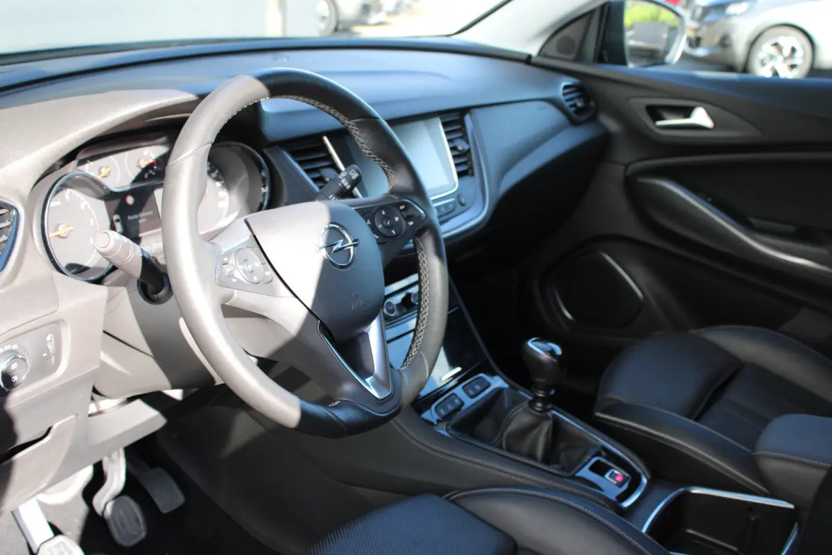 1.2 Turbo Innovation | Navigatie | Camera | Lederen bekleding | Stoelverwarming + koeling | Trekhaak |