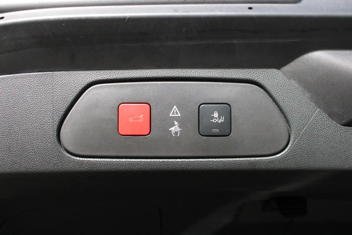 1.2 Turbo Innovation | Navigatie | Camera | Lederen bekleding | Stoelverwarming + koeling | Trekhaak |