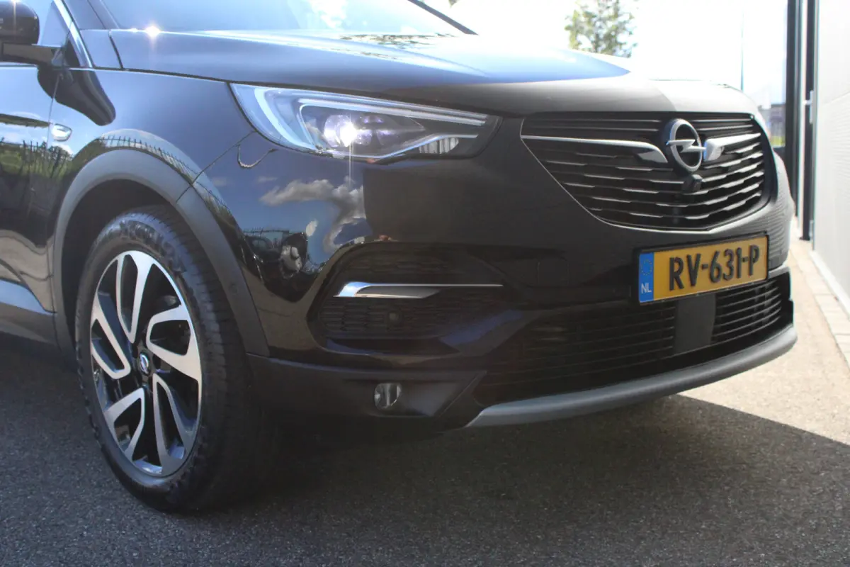 1.2 Turbo Innovation | Navigatie | Camera | Lederen bekleding | Stoelverwarming + koeling | Trekhaak |