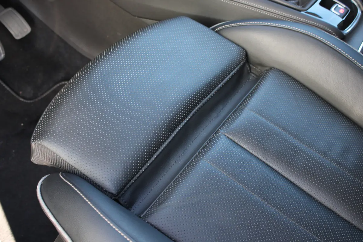 1.2 Turbo Innovation | Navigatie | Camera | Lederen bekleding | Stoelverwarming + koeling | Trekhaak |