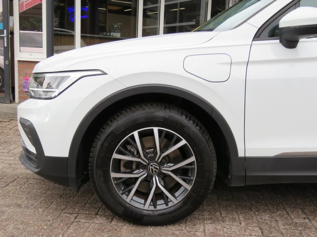 1.4 TSI 245pk eHybrid / Digitaal dashboard / Camera / 17 Inch / BOVAG garantie