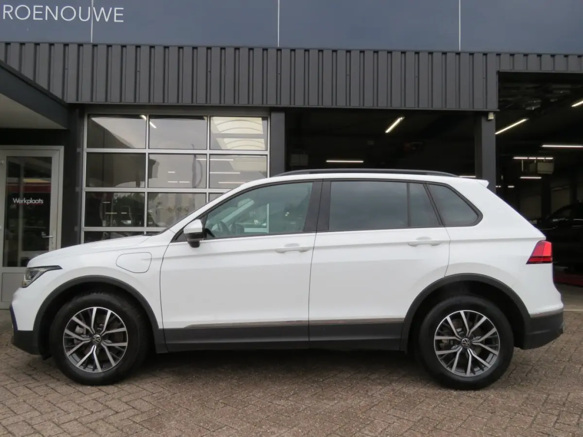 1.4 TSI 245pk eHybrid / Digitaal dashboard / Camera / 17 Inch / BOVAG garantie