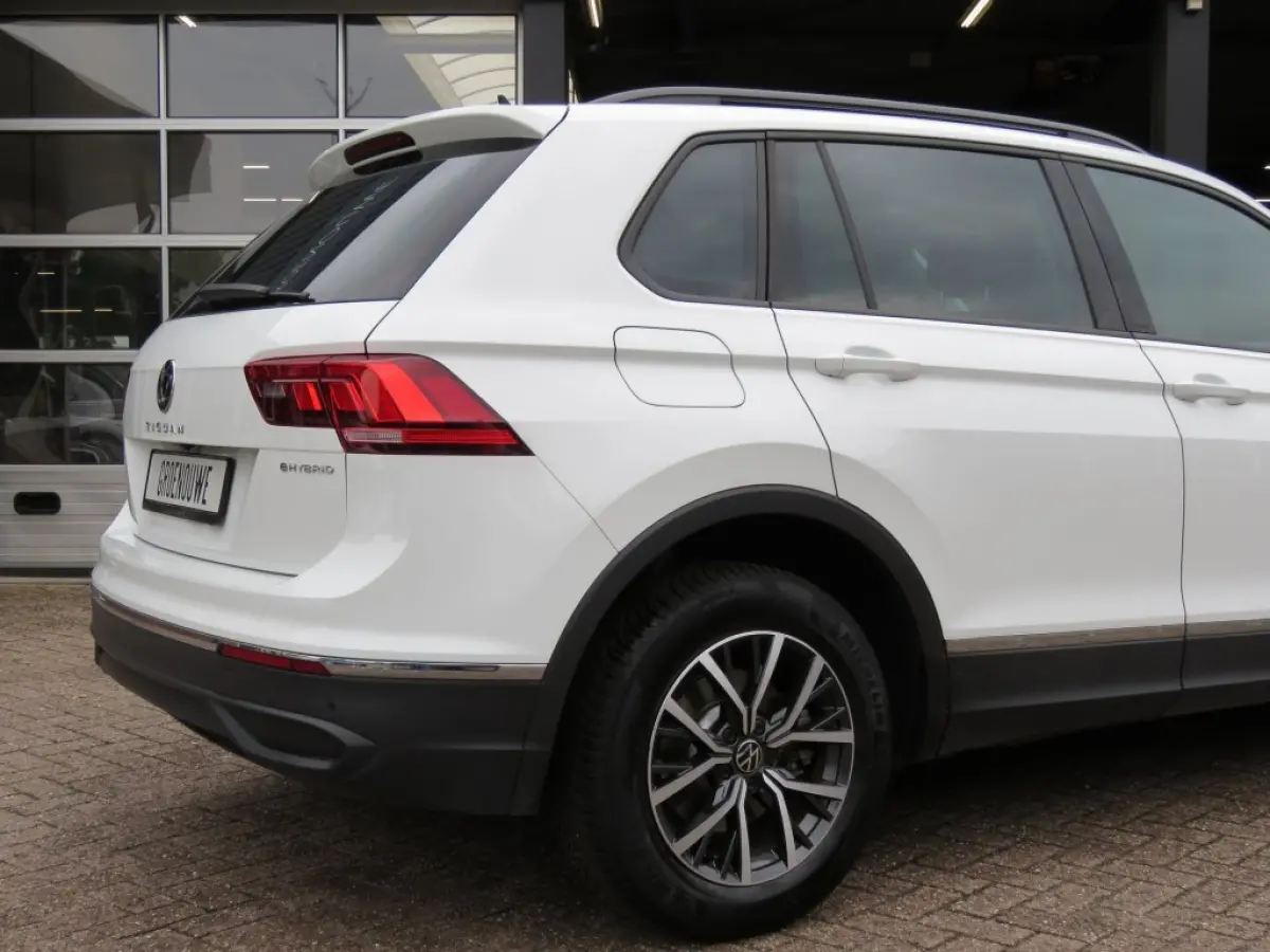 1.4 TSI 245pk eHybrid / Digitaal dashboard / Camera / 17 Inch / BOVAG garantie