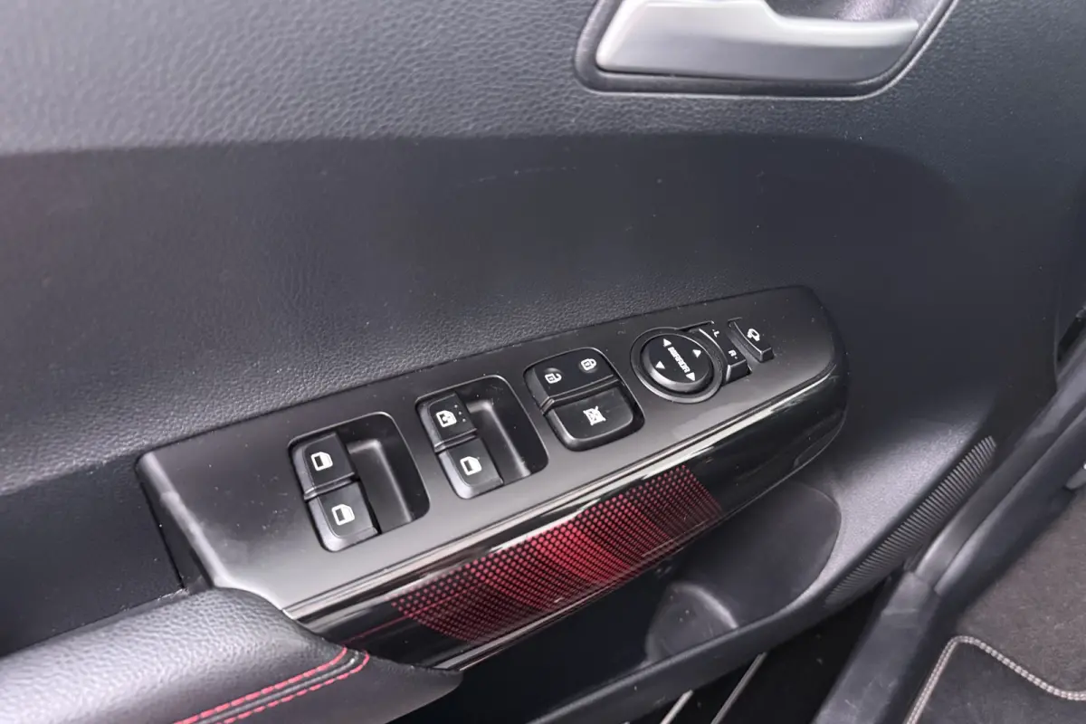 1.0 Automaat DPi GT-Line Leder Camera Carplay Climate Cruise