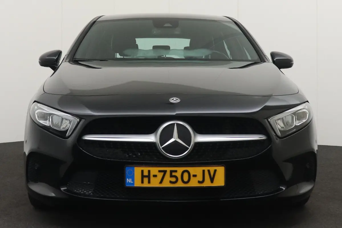 Business Solution Half-Leder Camera Carplay Navi LED