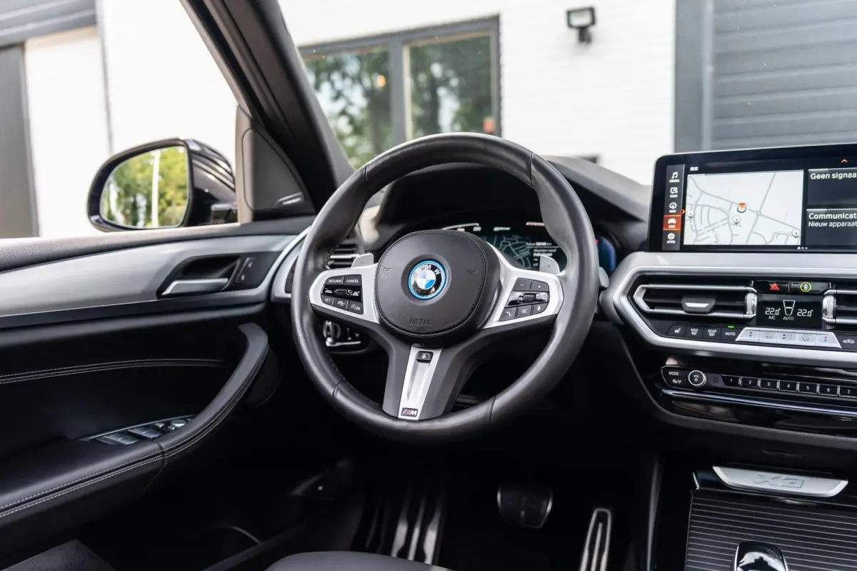 XDrive30e M-sport Carbon Zwart Pano H&K HUD Trekhaak