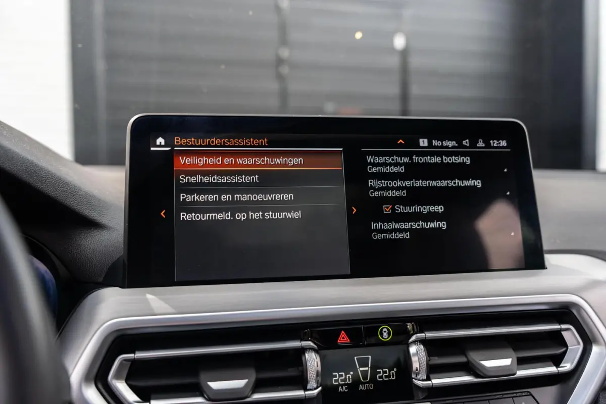 XDrive30e M-sport Carbon Zwart Pano H&K HUD Trekhaak