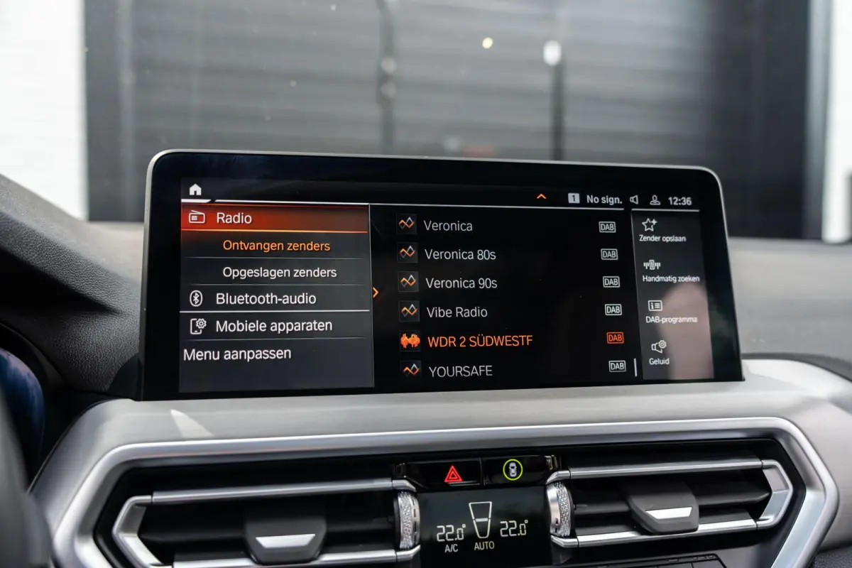 XDrive30e M-sport Carbon Zwart Pano H&K HUD Trekhaak