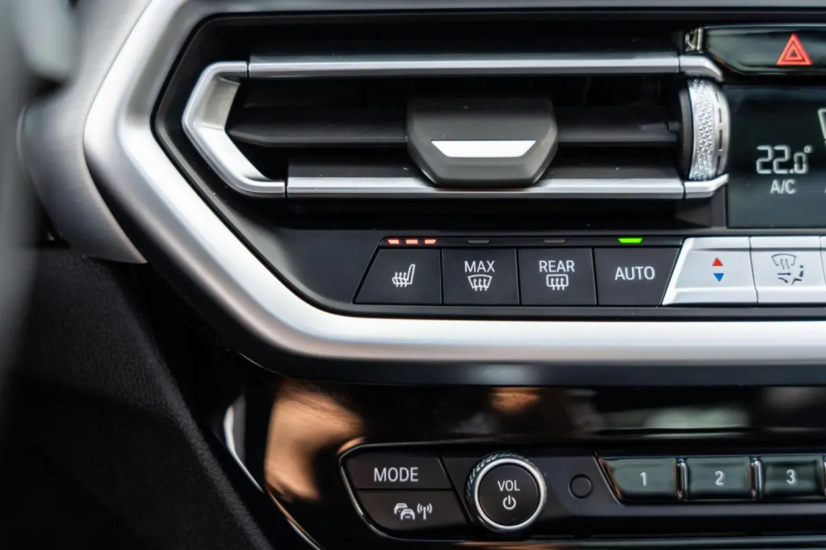 XDrive30e M-sport Carbon Zwart Pano H&K HUD Trekhaak