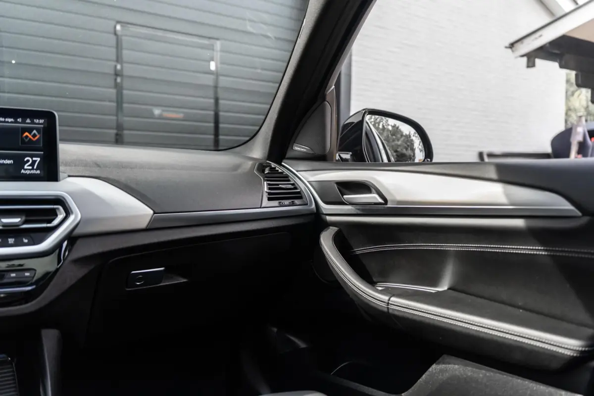 XDrive30e M-sport Carbon Zwart Pano H&K HUD Trekhaak