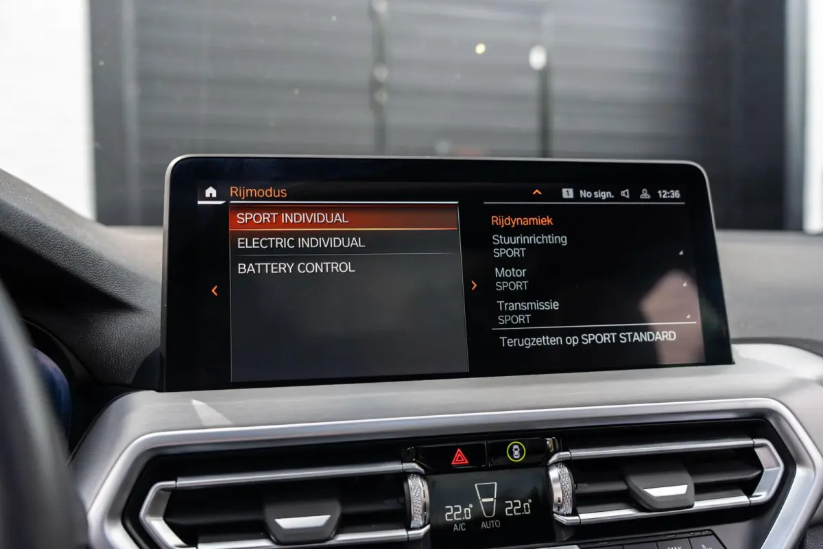 XDrive30e M-sport Carbon Zwart Pano H&K HUD Trekhaak
