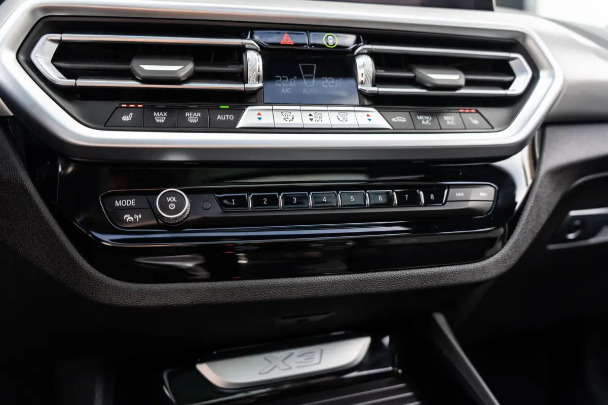 XDrive30e M-sport Carbon Zwart Pano H&K HUD Trekhaak