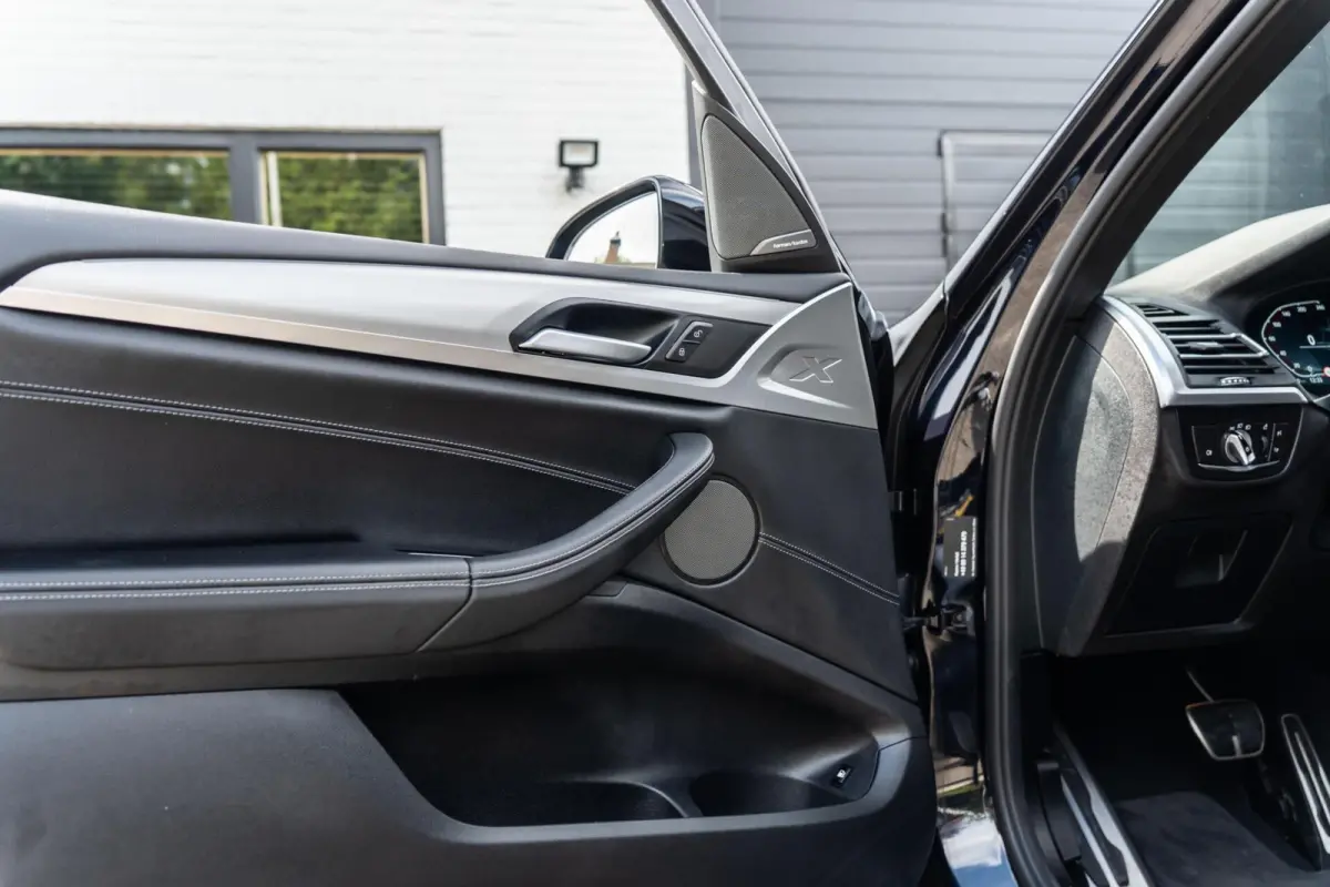 XDrive30e M-sport Carbon Zwart Pano H&K HUD Trekhaak