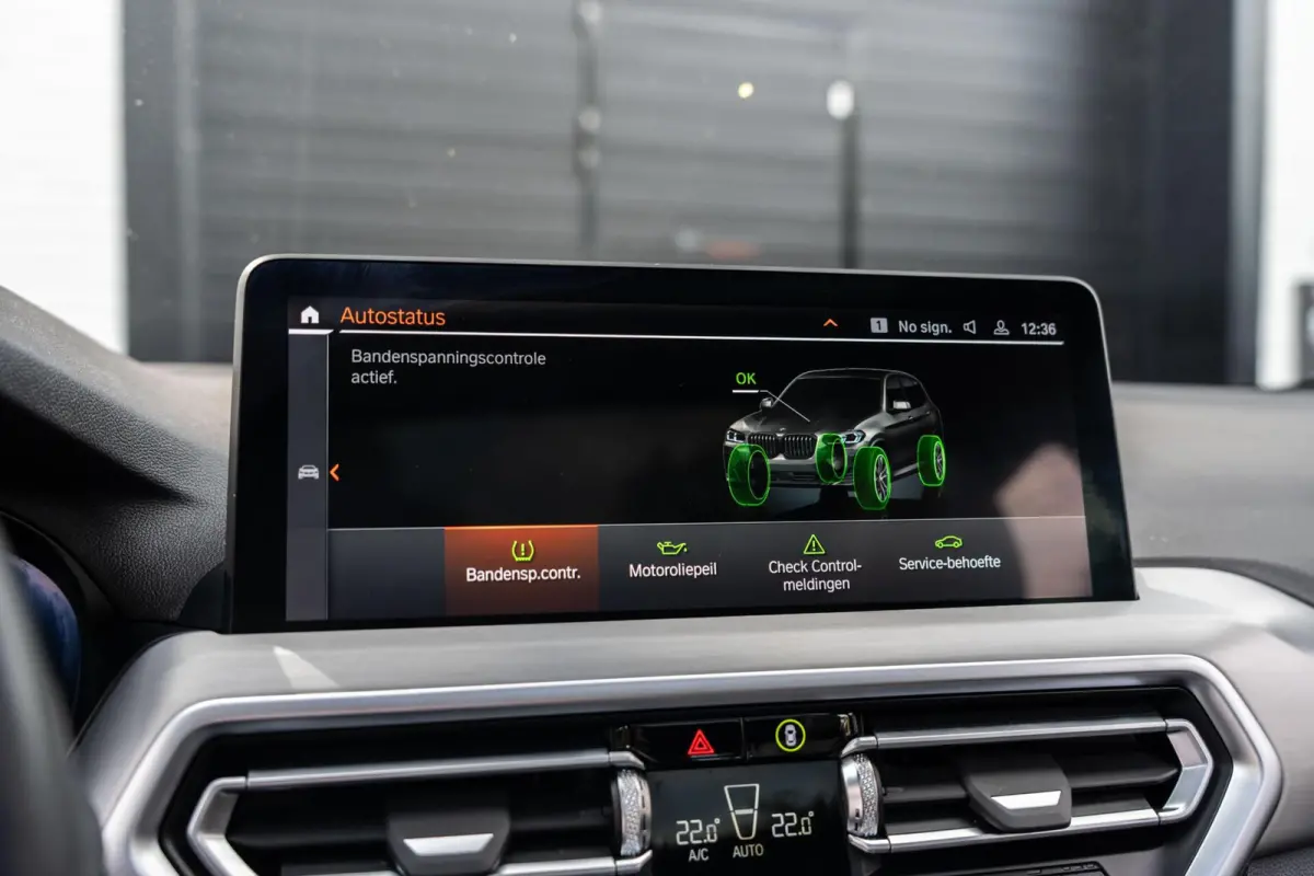 XDrive30e M-sport Carbon Zwart Pano H&K HUD Trekhaak