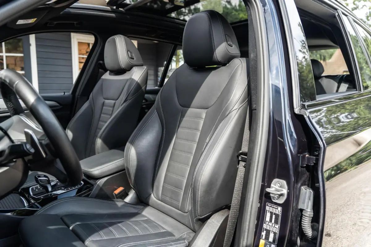 XDrive30e M-sport Carbon Zwart Pano H&K HUD Trekhaak