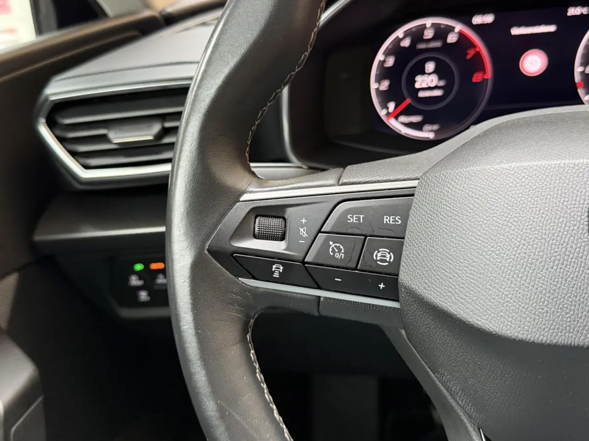 1.5 TSI Style Launch Edition Apple CarPlay/Android Auto | Adaptieve cruise control | Climate control | Getint glas | LED koplampen | Navigatiesysteem | Rijstrooksensor | Parkeersensoren voor