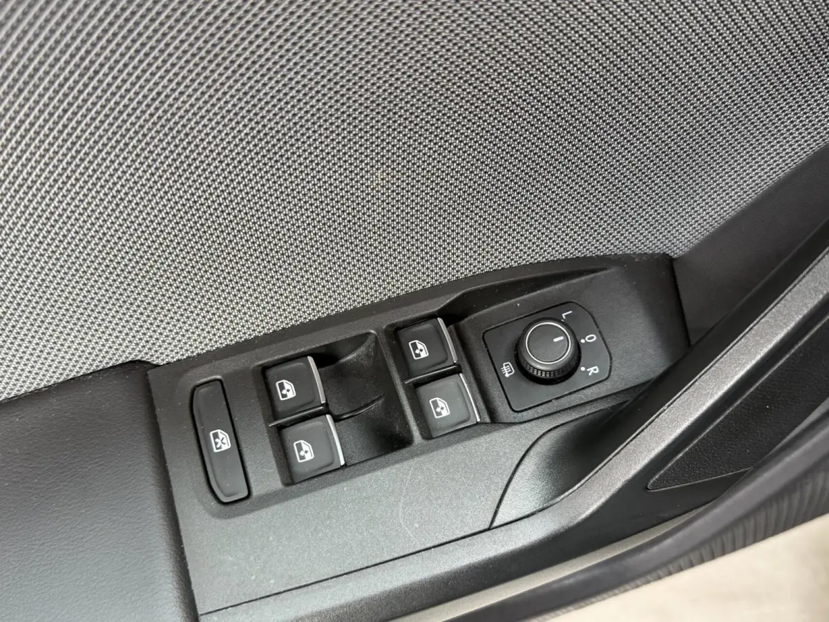 1.5 TSI Style Launch Edition Apple CarPlay/Android Auto | Adaptieve cruise control | Climate control | Getint glas | LED koplampen | Navigatiesysteem | Rijstrooksensor | Parkeersensoren voor