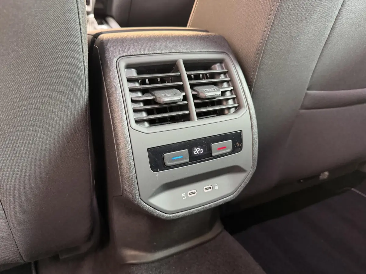 1.5 TSI Style Launch Edition Apple CarPlay/Android Auto | Adaptieve cruise control | Climate control | Getint glas | LED koplampen | Navigatiesysteem | Rijstrooksensor | Parkeersensoren voor