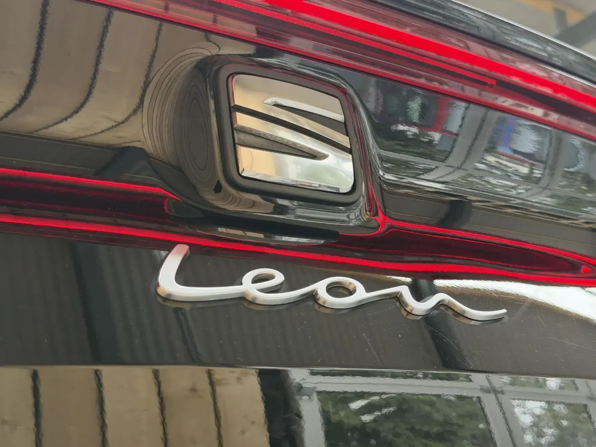 1.5 TSI Style Launch Edition Apple CarPlay/Android Auto | Adaptieve cruise control | Climate control | Getint glas | LED koplampen | Navigatiesysteem | Rijstrooksensor | Parkeersensoren voor