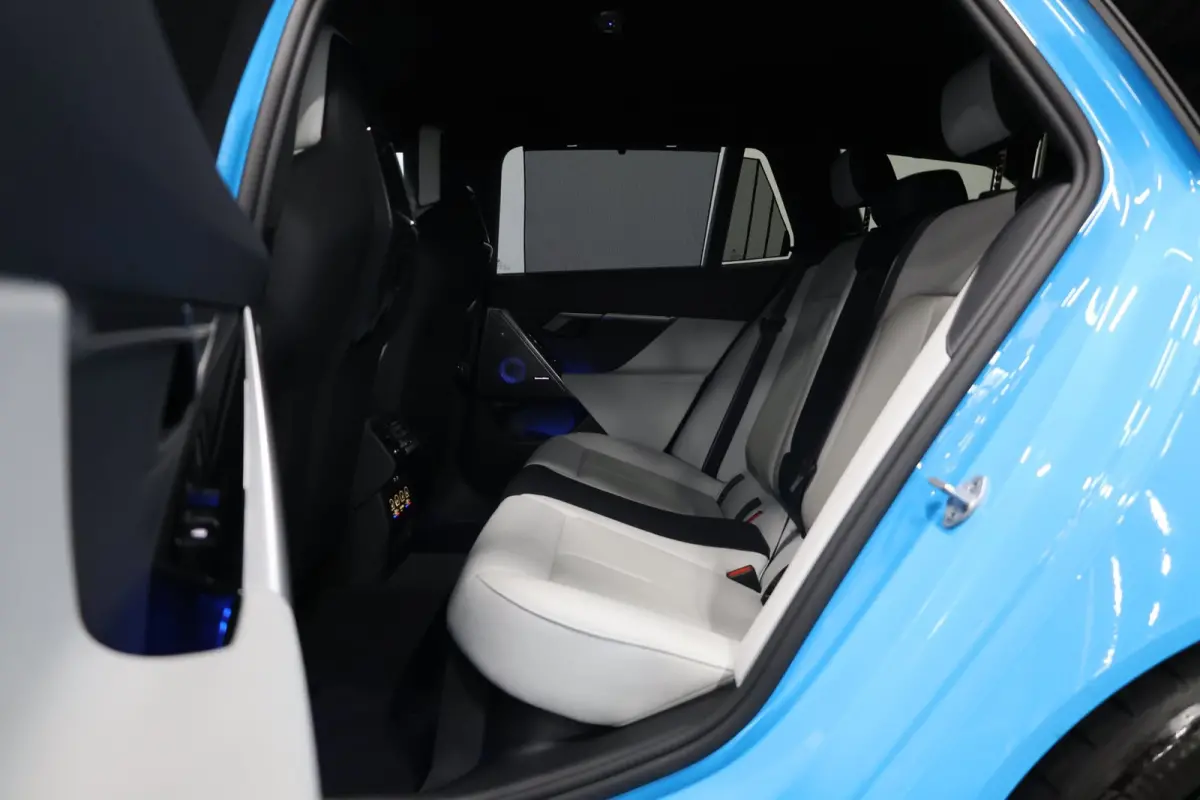 M5 INDIVIDUAL RIVIERA BLUE/M DRIVERS PROF/21" LMV/BOWERS & WILKINS/PANO/HUD/ACC/ECC/FABRIEKSGARANTIE!