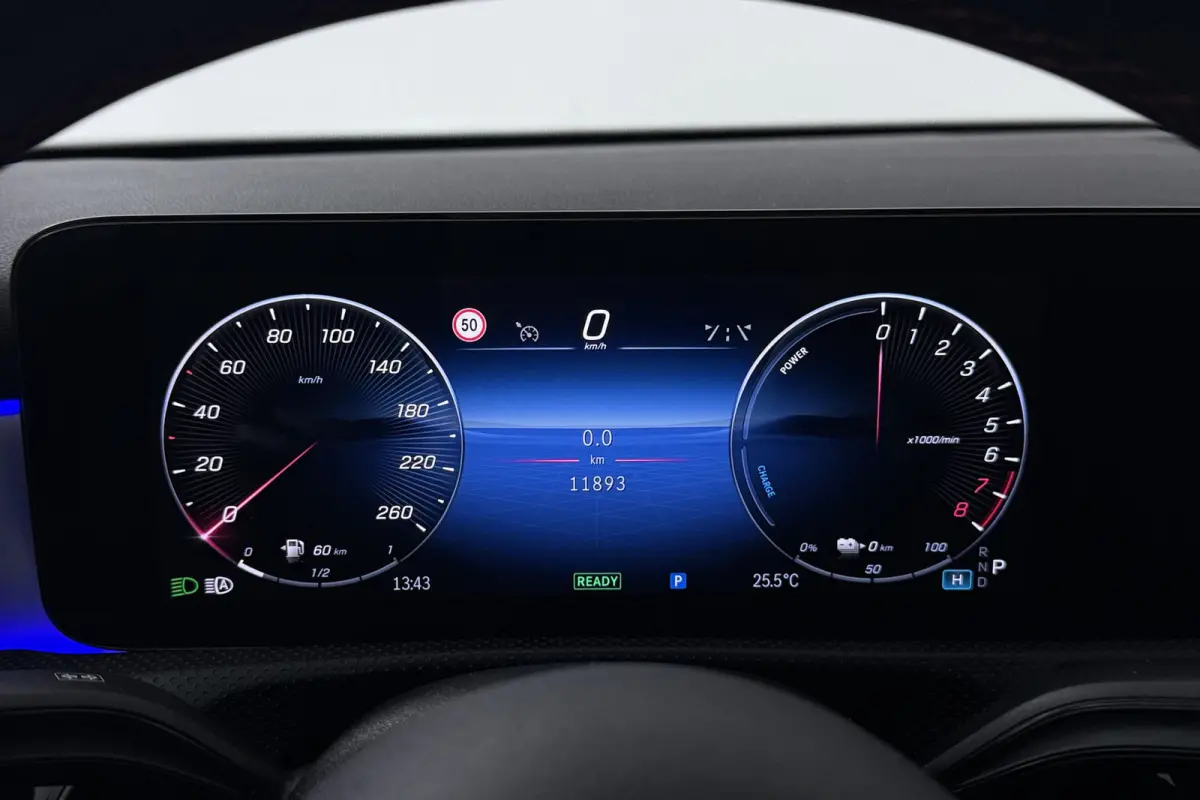 250 e AMG Line (PANORAMADAK, STOELVERWARMING, SFEERVERLICHTING, PARKEERSENSOREN)